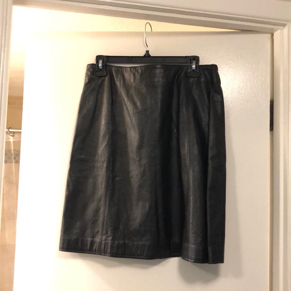 Sharp genuine leather mid skirt
